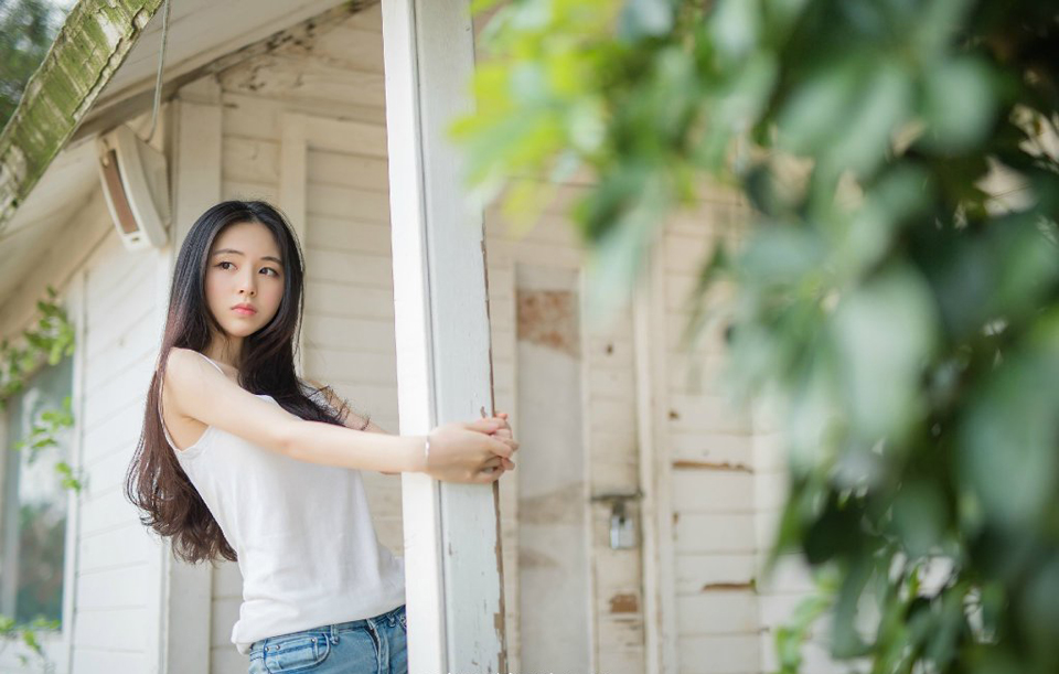 生就这么一次，谈一场以结婚为目的的恋爱，然后就那样相守，在来往的流年里，岁月安好。